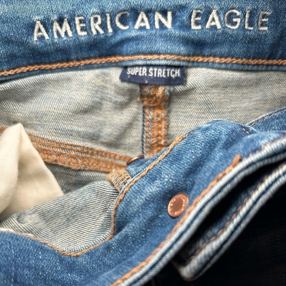 American Eagle Super Stretch Hi-Rise Shortie Shorts- Medium Blue Wash/Size 8 - Picture 5 of 6